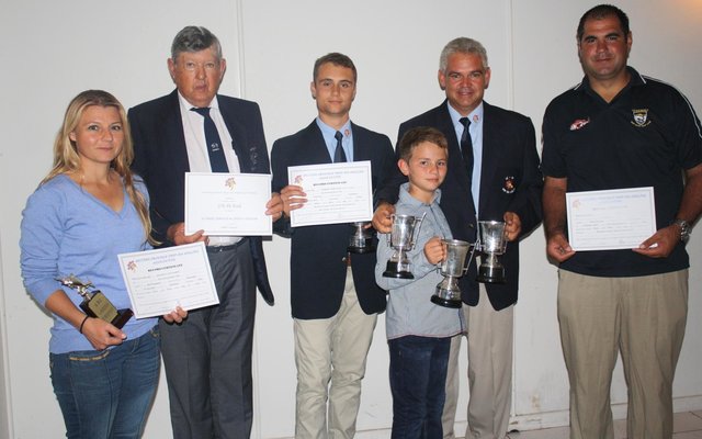 Vlnr is Amanda van Staden, Koos de Kock, Robert Dahl, Divan Burger, DP Burger en Anton Kriel